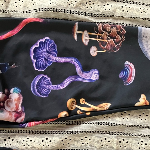 Mushroom leggings - Picture 3 of 4